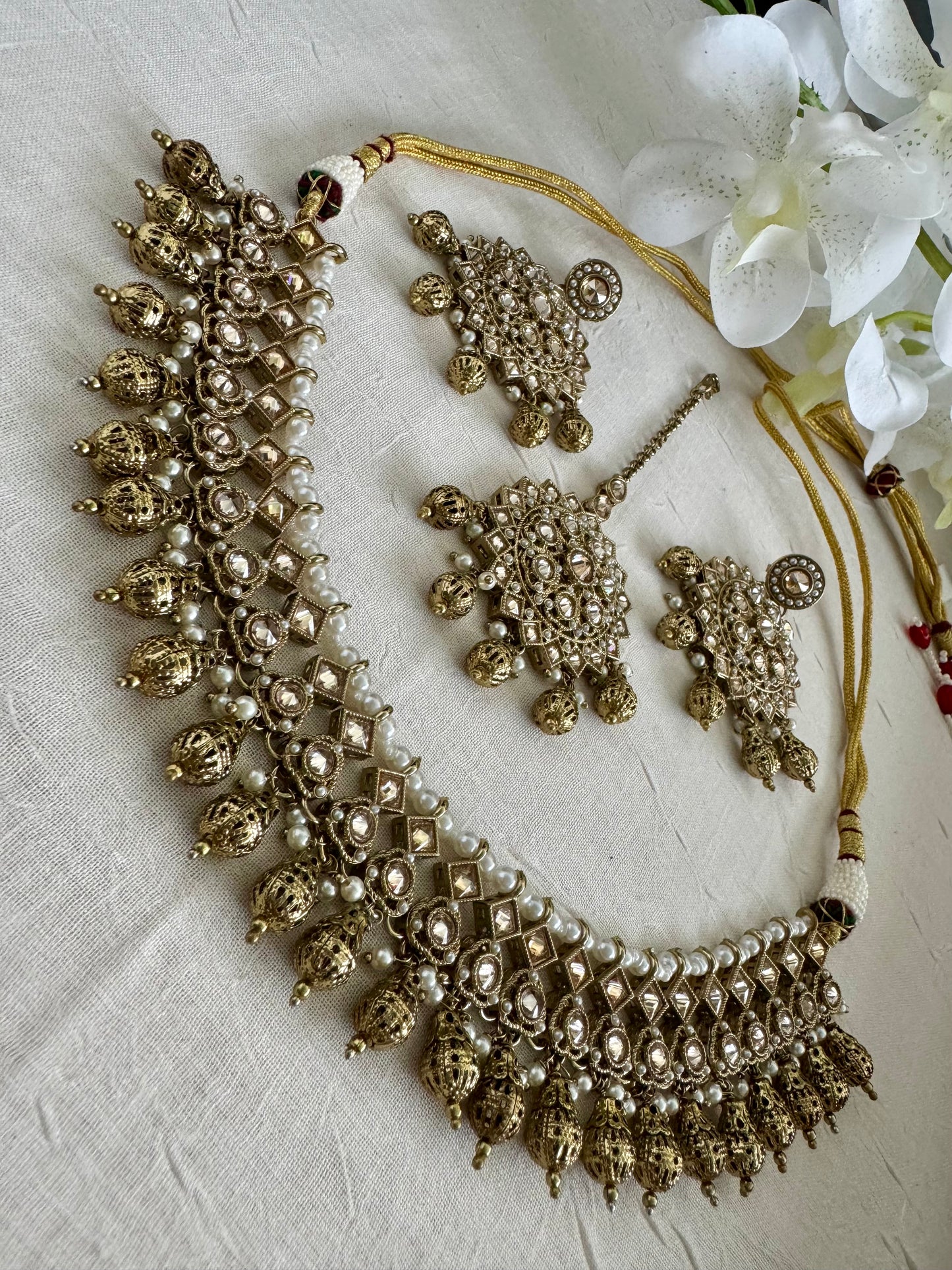 Kyra antique gold geometric necklace set