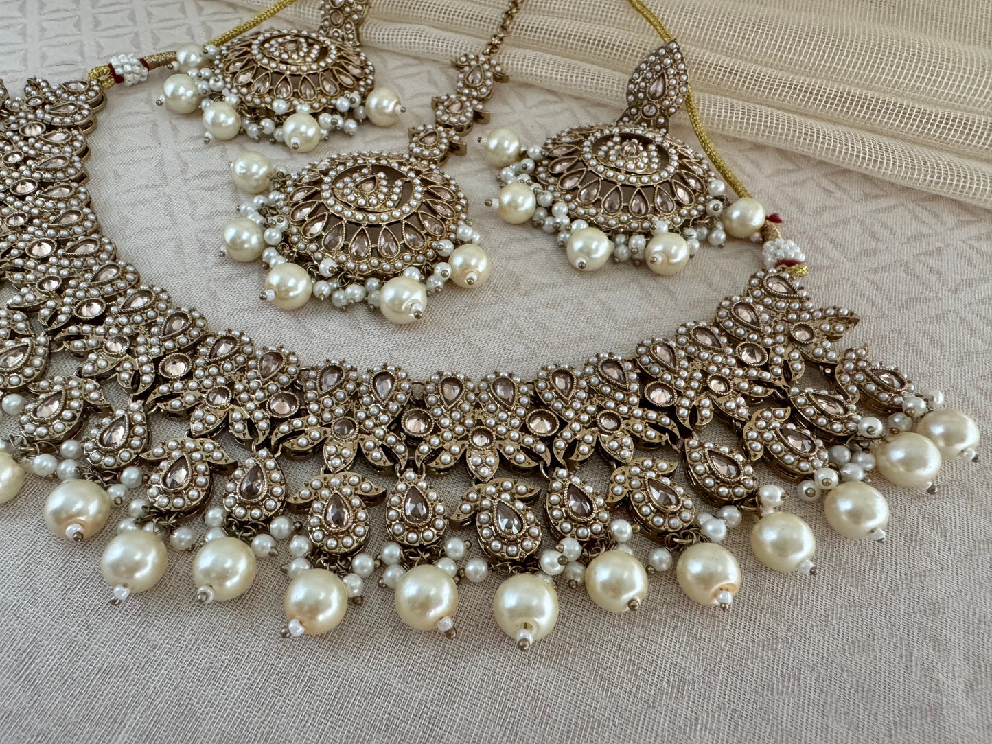 RIYA PEARL NECKLACE SET
