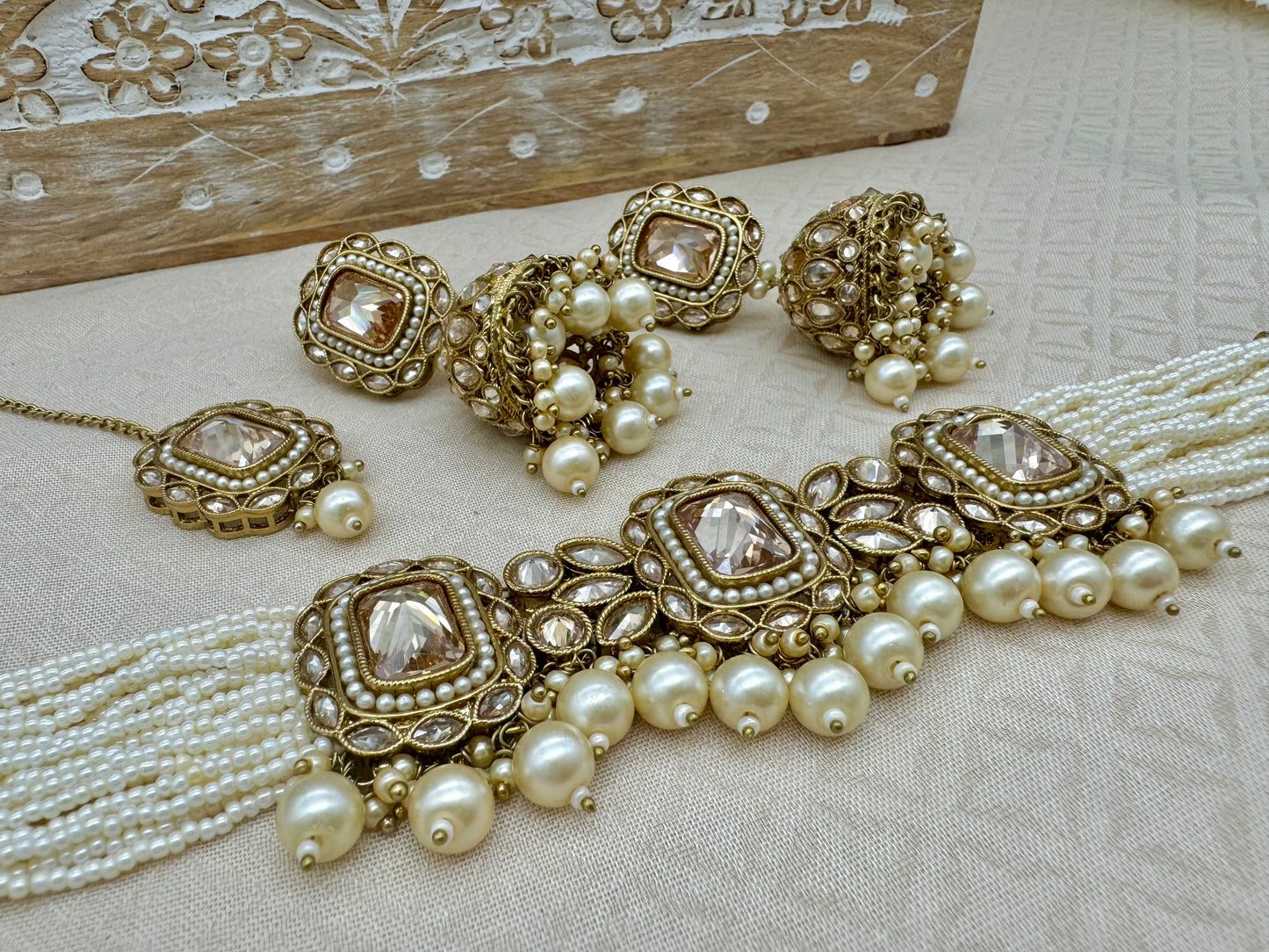 SANYA ANTIQUE GOLD RECTANGULAR CHOKER SET