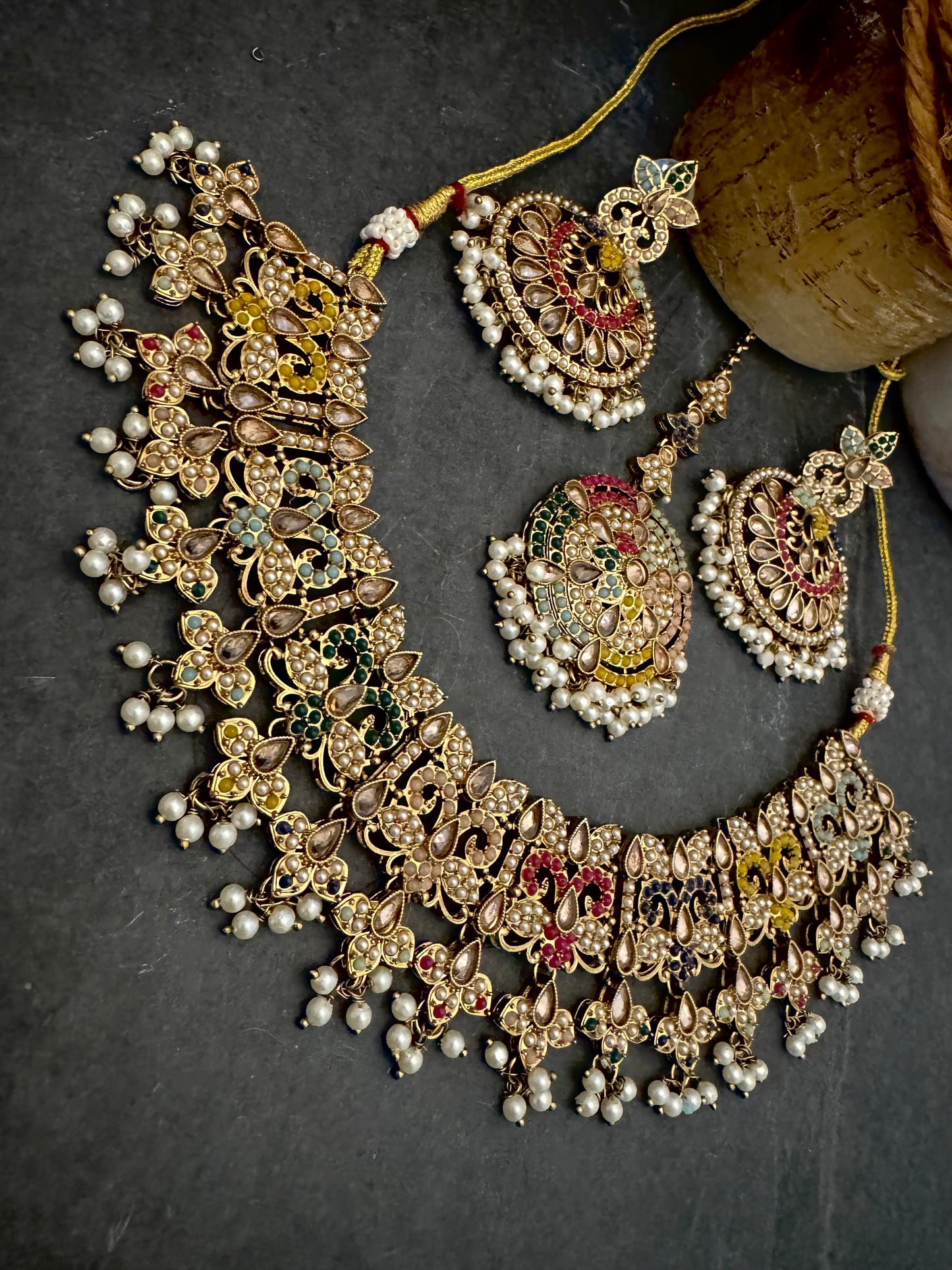SUKRITI NAVRATAN NECKLACE SET