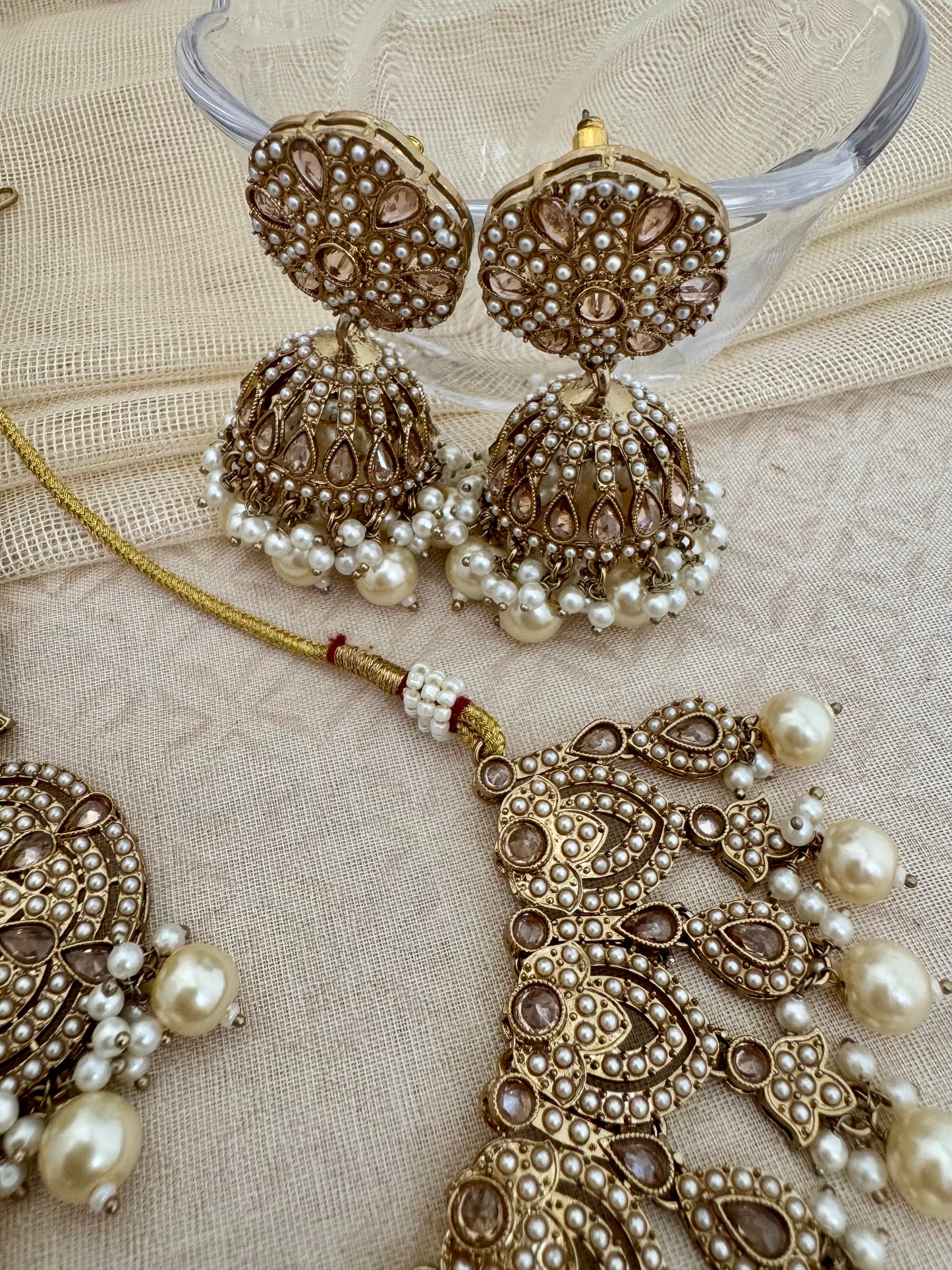 ANVI PEARL NECKLACE SET