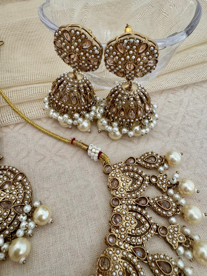 ANVI PEARL NECKLACE SET