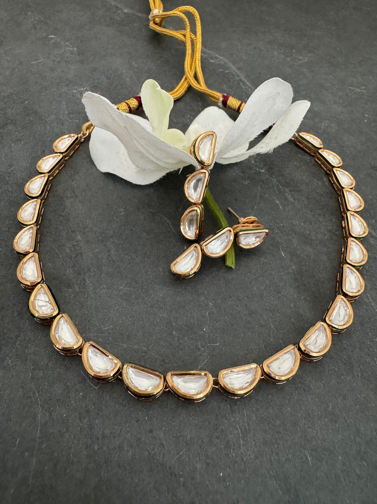 LARA KUNDAN STRING NECKLACE SET