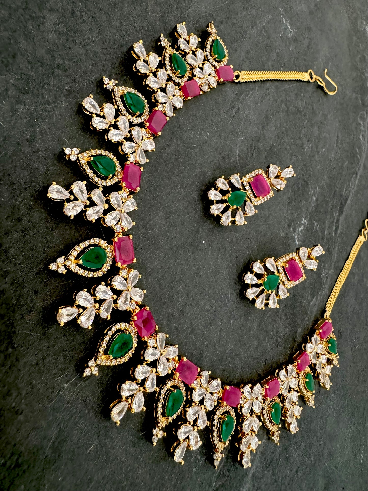 JAYA RUBY EMERALD NECKLACE SET