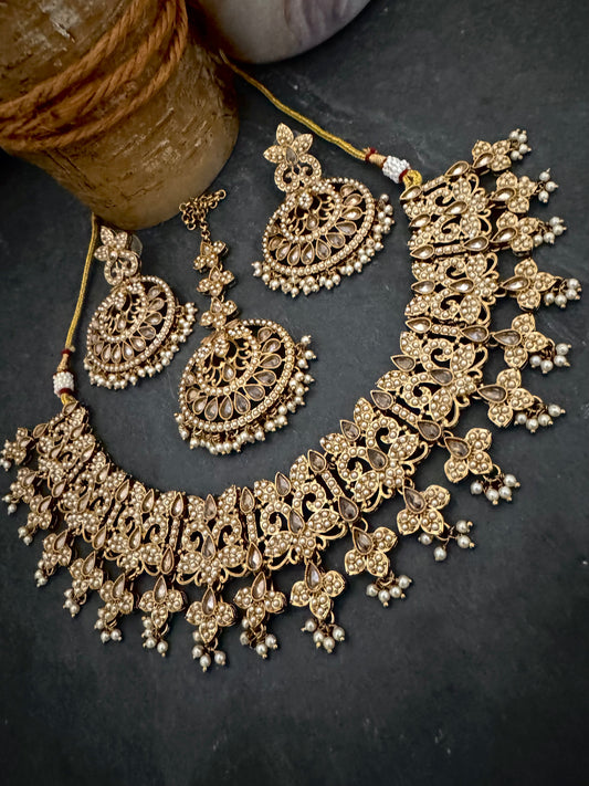 SUKRITI PEARL NECKLACE SET