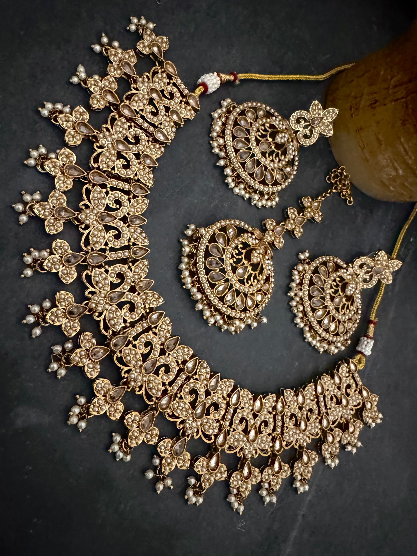 SUKRITI PEARL NECKLACE SET