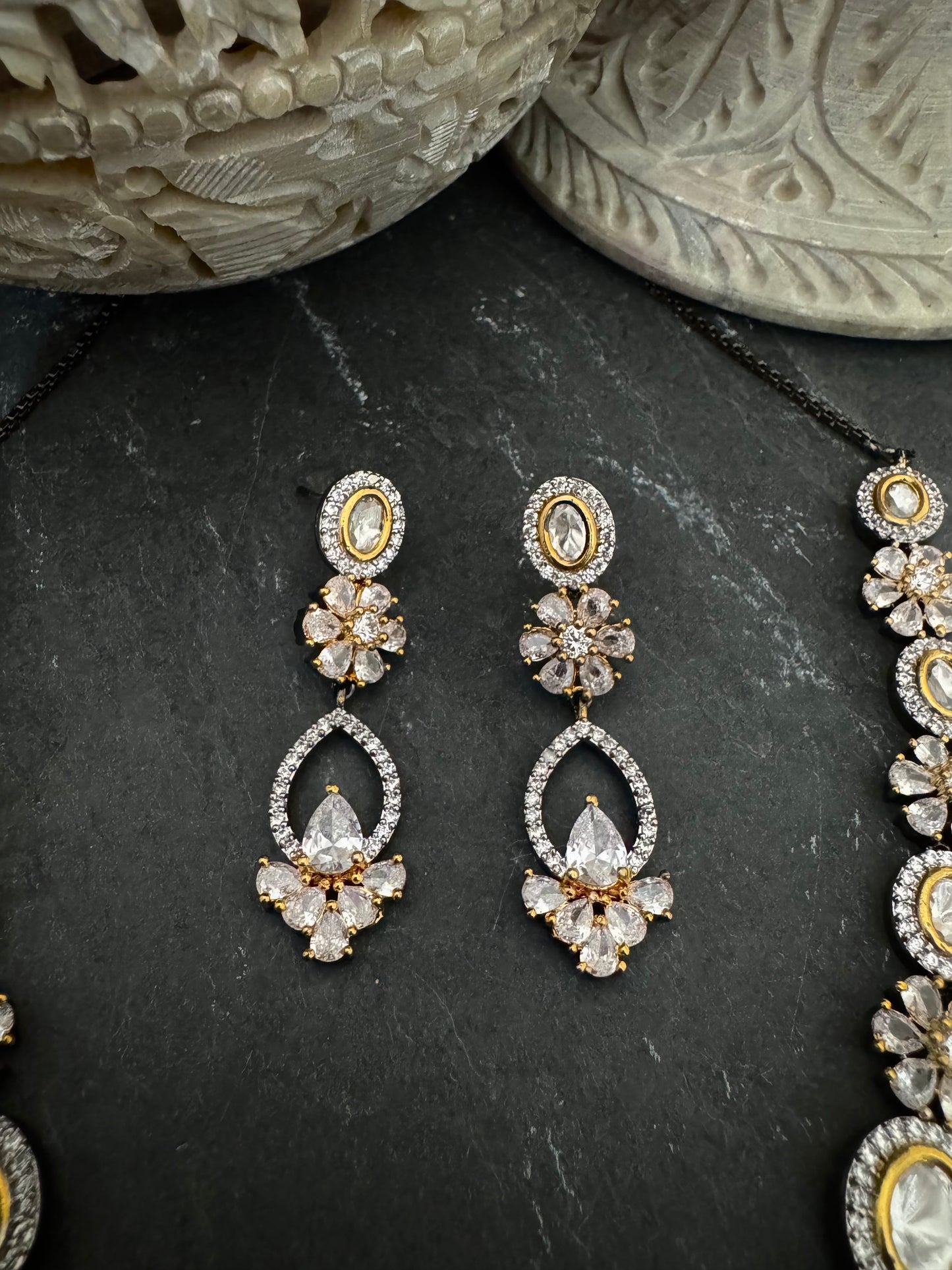 VERA TWO-TONE VICTORIAN CZ NECKLACE SET