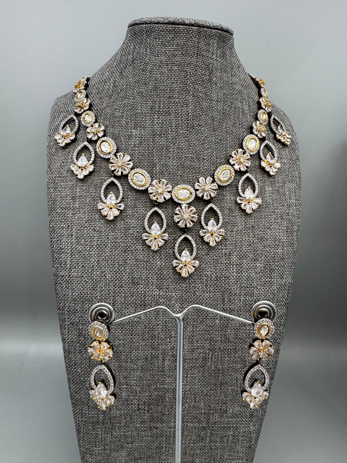 VERA TWO-TONE VICTORIAN CZ NECKLACE SET