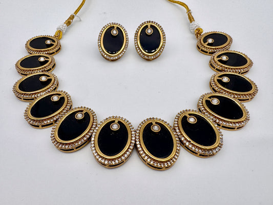 Esha Black Oval Necklace Set