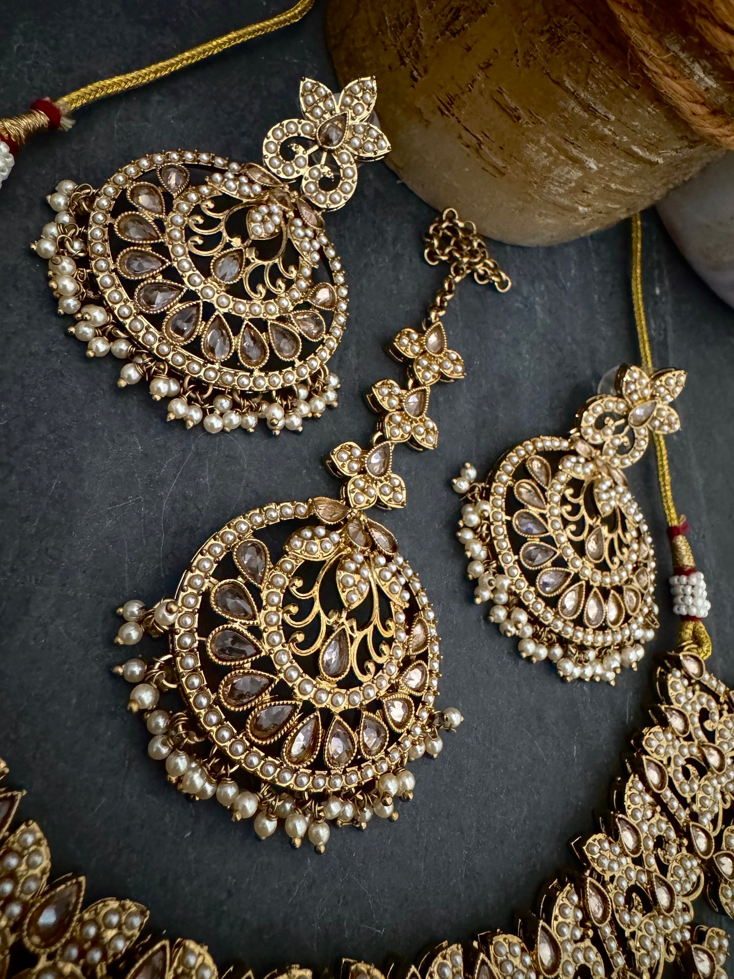 SUKRITI PEARL NECKLACE SET