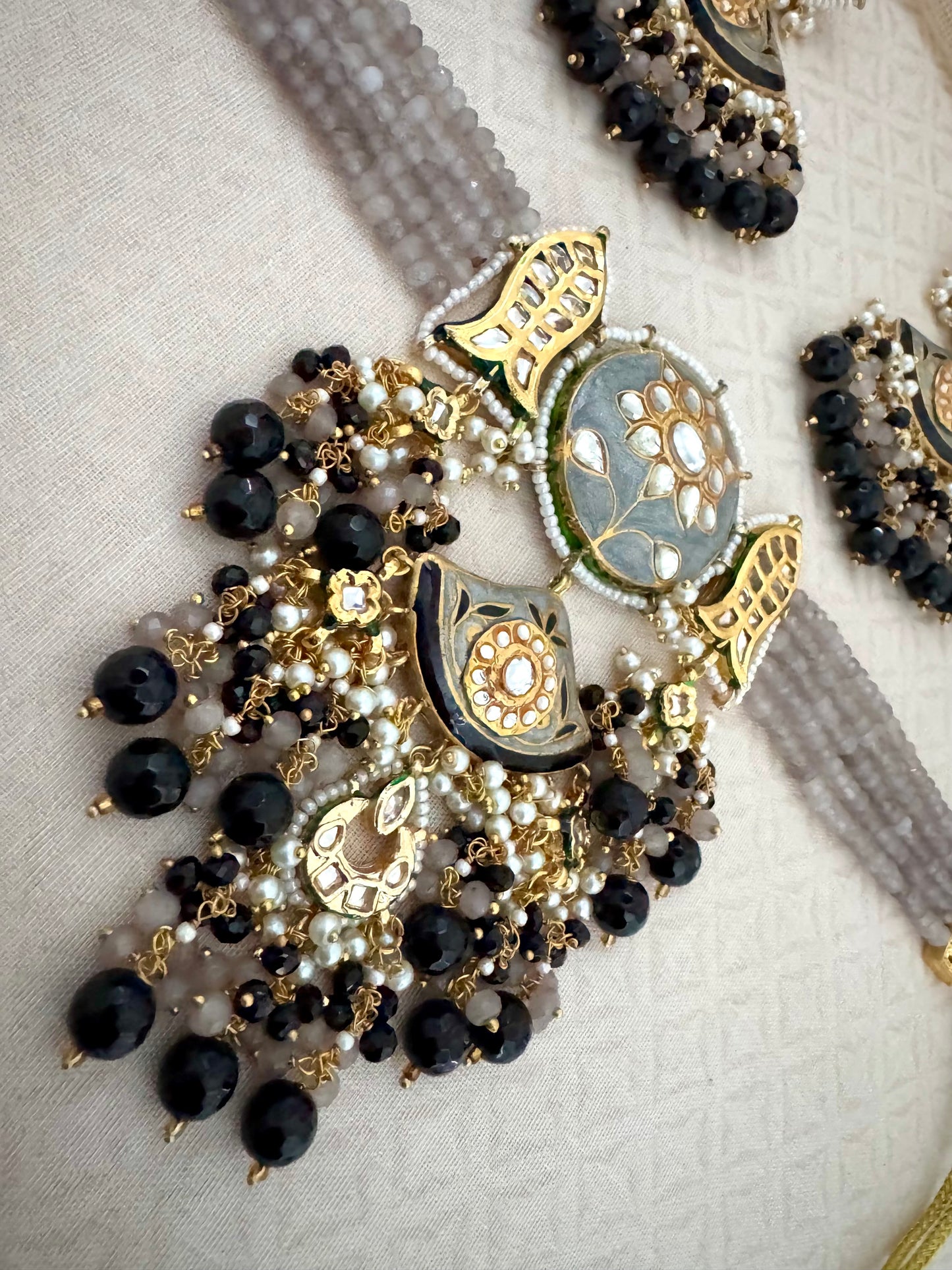 ESHA MEENAKARI GRAY-BLACK CHOKER SET