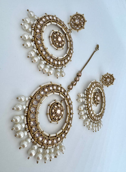 Amber Geometric Earrings Mangtika Set