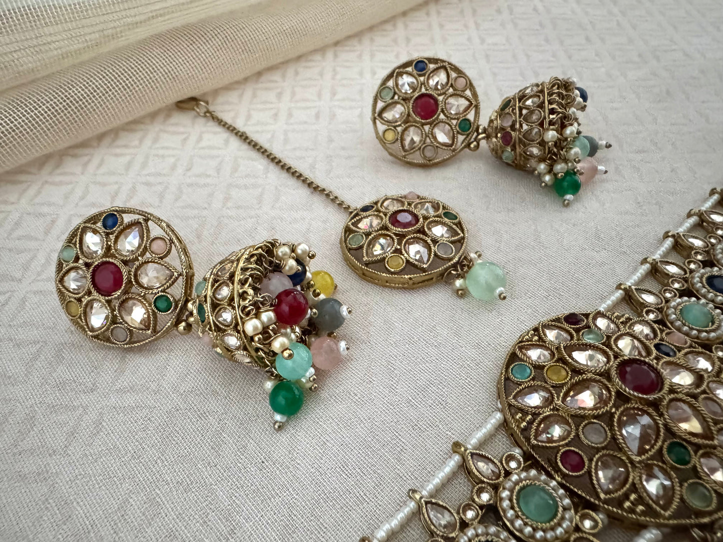 INAYA NAVRATAN MULTICOLOR CHOKER SET