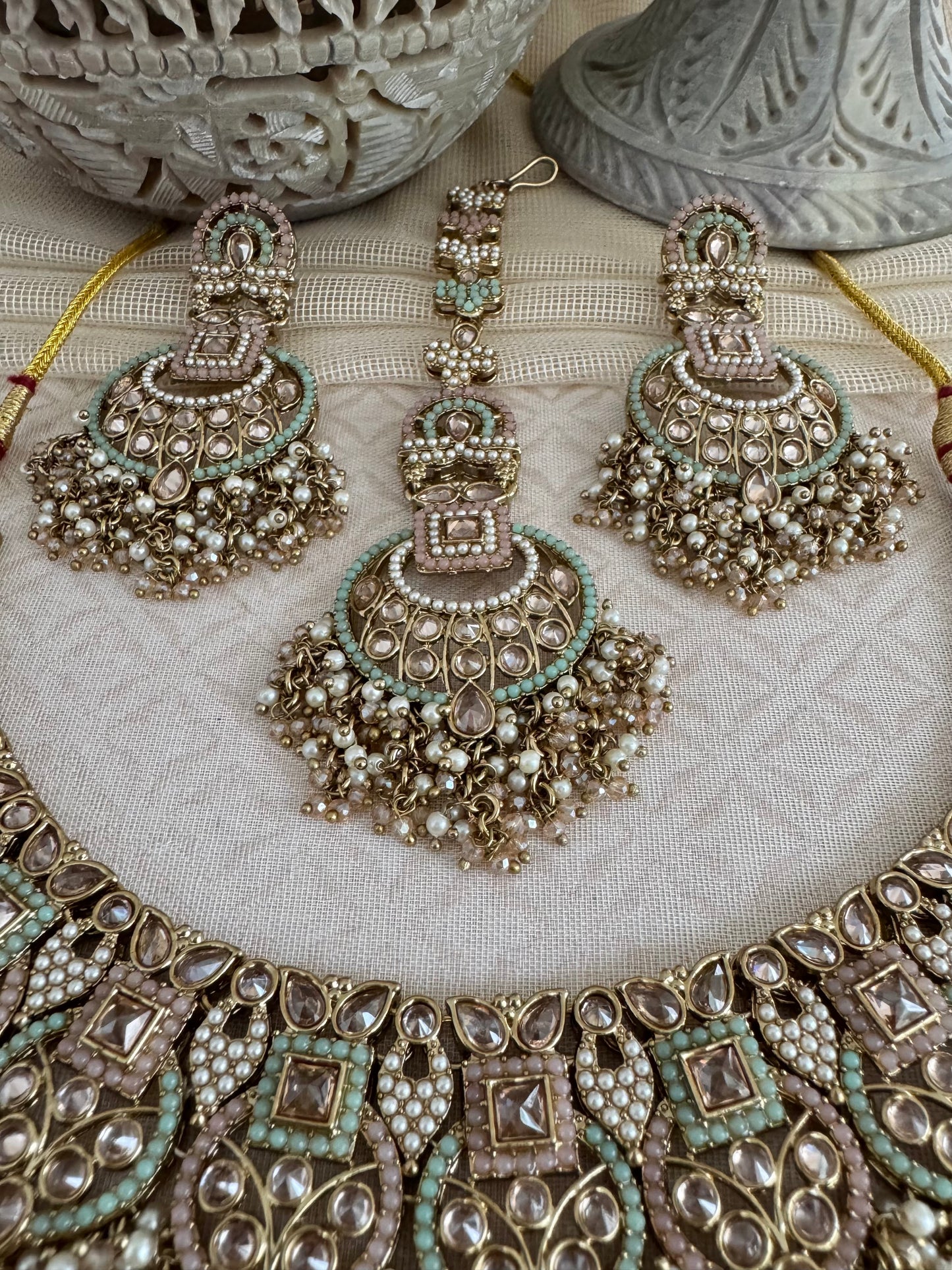 LEAH PINK-GREEN NECKLACE SET