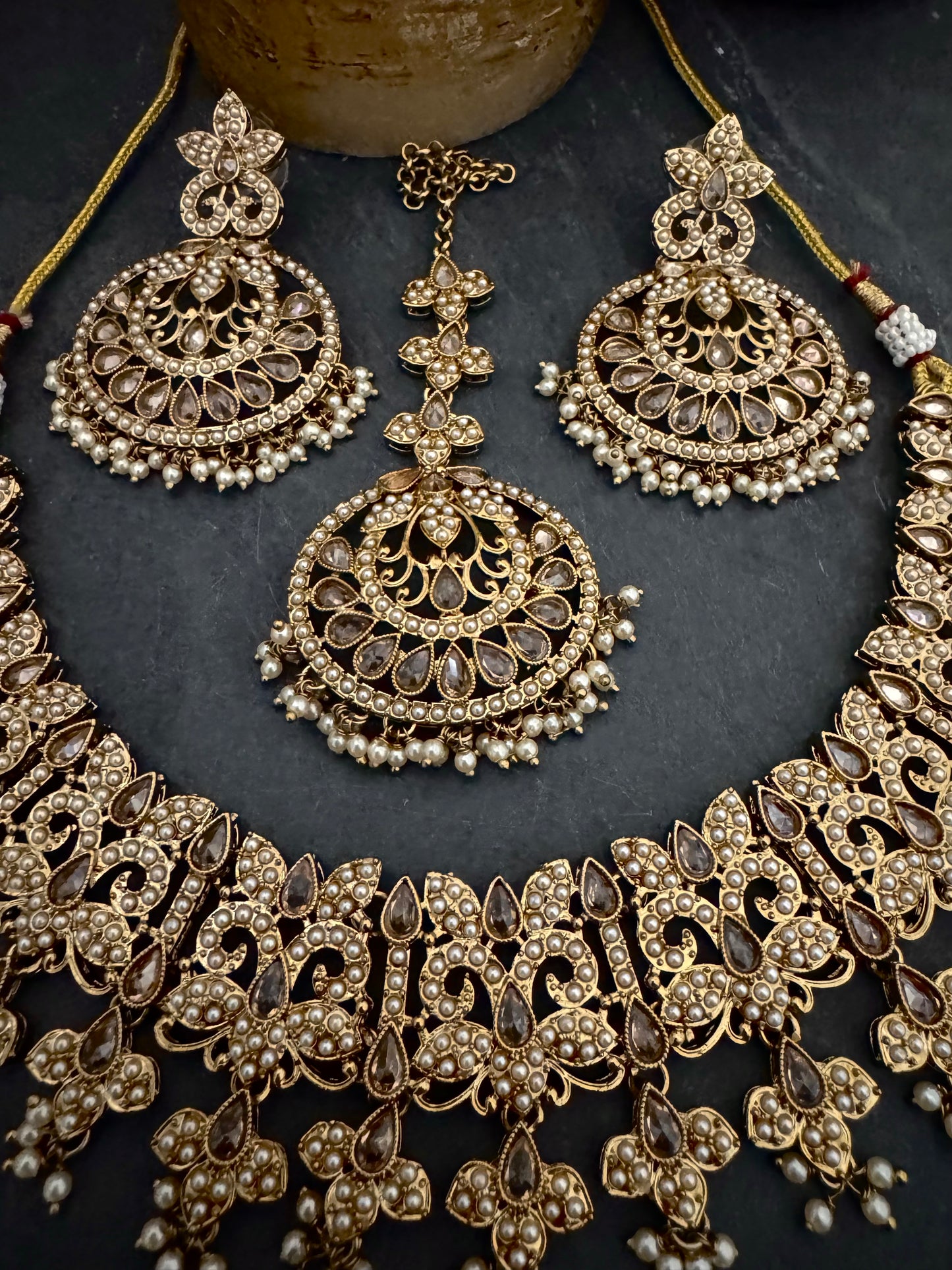 SUKRITI PEARL NECKLACE SET