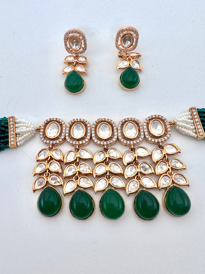 Amrita Kundan Emerald Choker Necklace Set