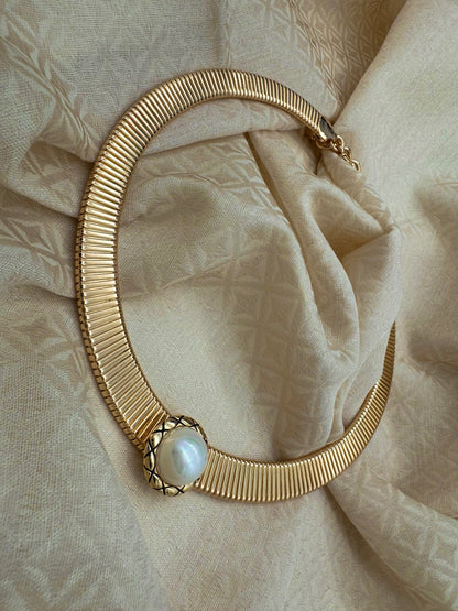 Allaya Magnetic Gold Hasli Necklace with Pearl Magnetic button