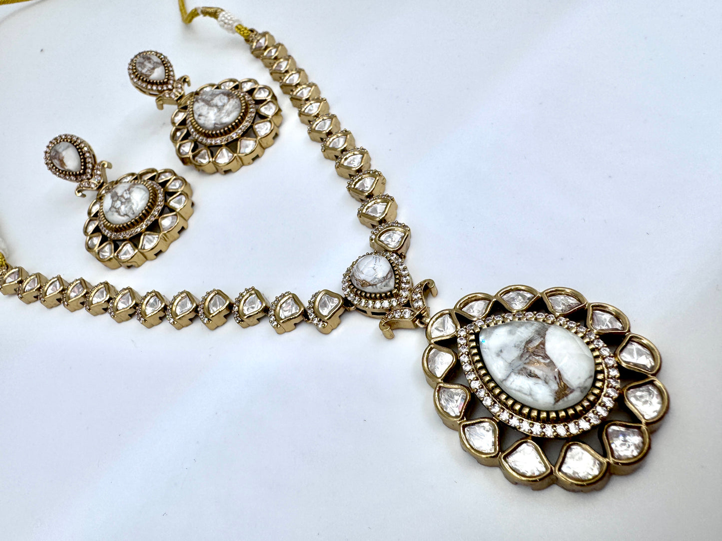 Devika White Agate Pendant Necklace Set