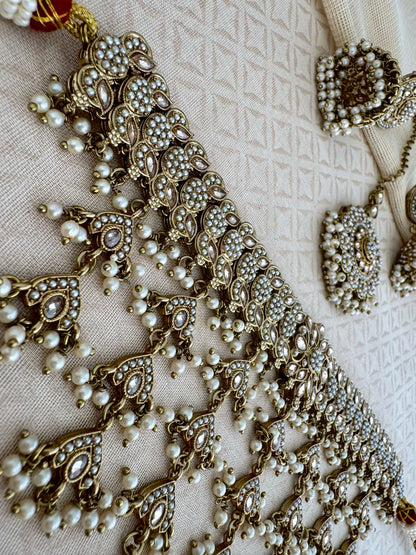 ZEESHA BOHO PEARL FRINGE CHOKER SET