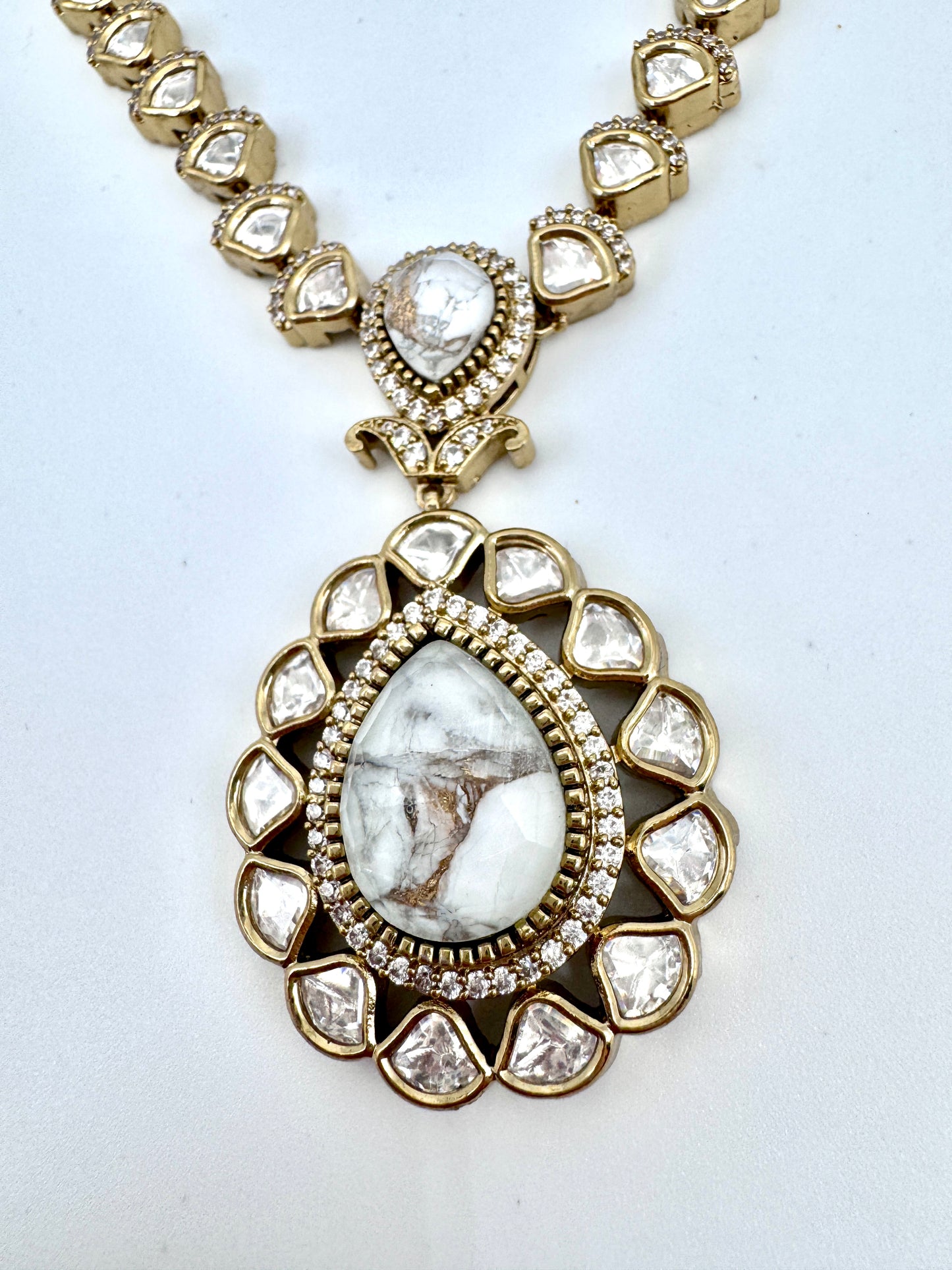 Devika White Agate Pendant Necklace Set