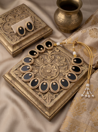 ESHA NOIR & PEARL ROYALE NECKLACE STUD SET