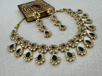 RIMAYA BLACK NECKLACE SET