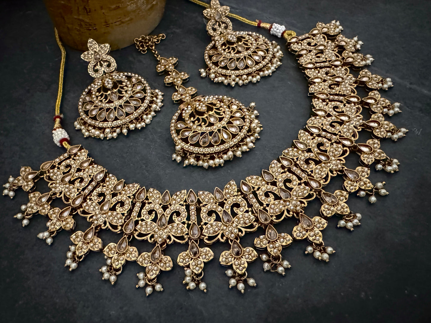 SUKRITI PEARL NECKLACE SET