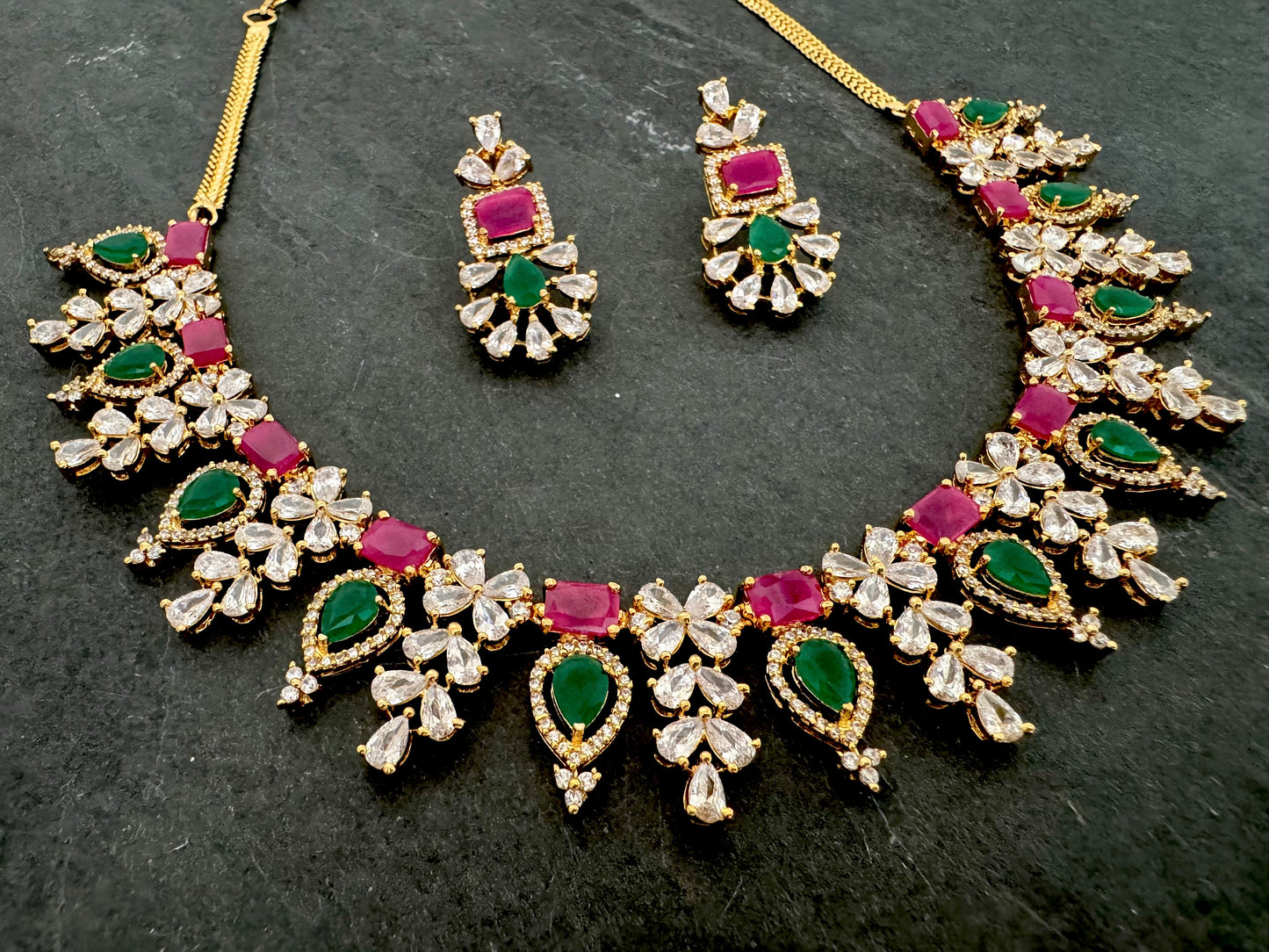 JAYA RUBY EMERALD NECKLACE SET