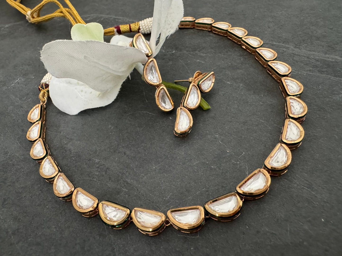 LARA KUNDAN STRING NECKLACE SET