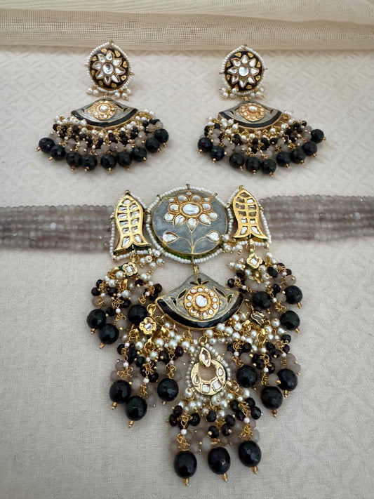 ESHA MEENAKARI GRAY-BLACK CHOKER SET