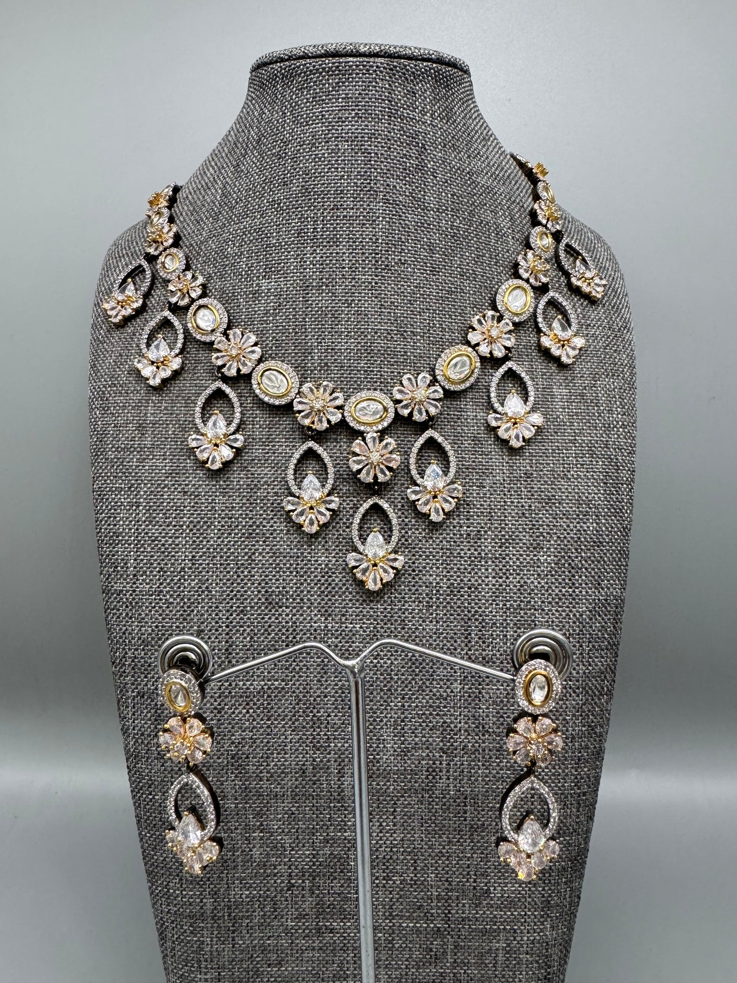 VERA TWO-TONE VICTORIAN CZ NECKLACE SET