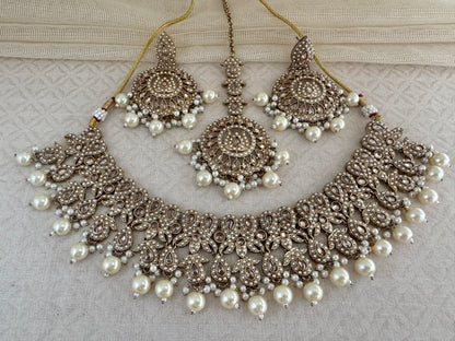 RIYA PEARL NECKLACE SET