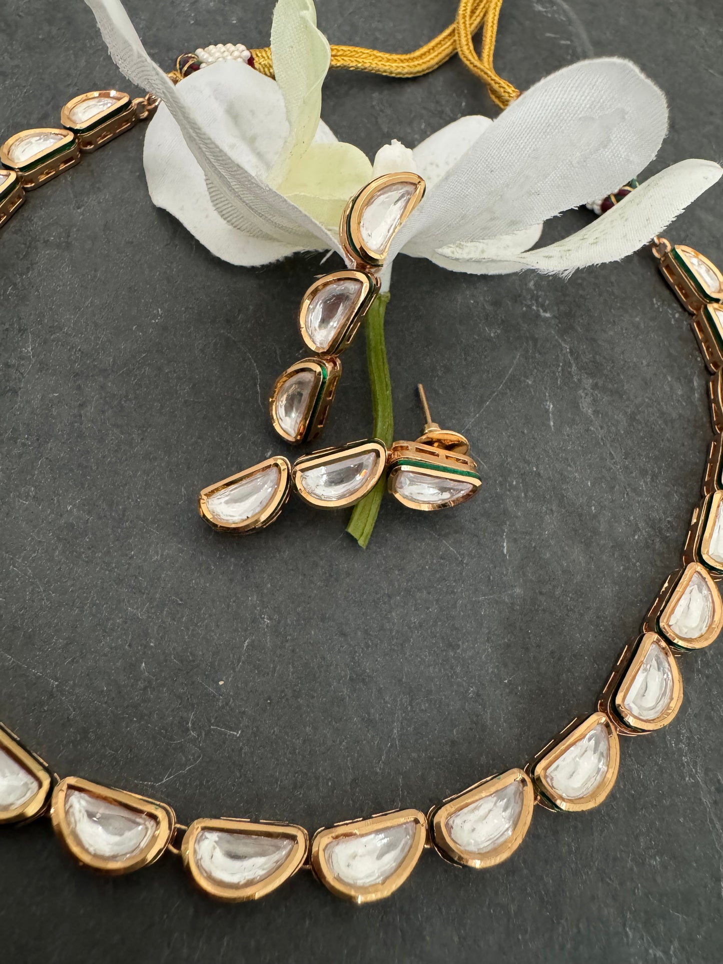 LARA KUNDAN STRING NECKLACE SET