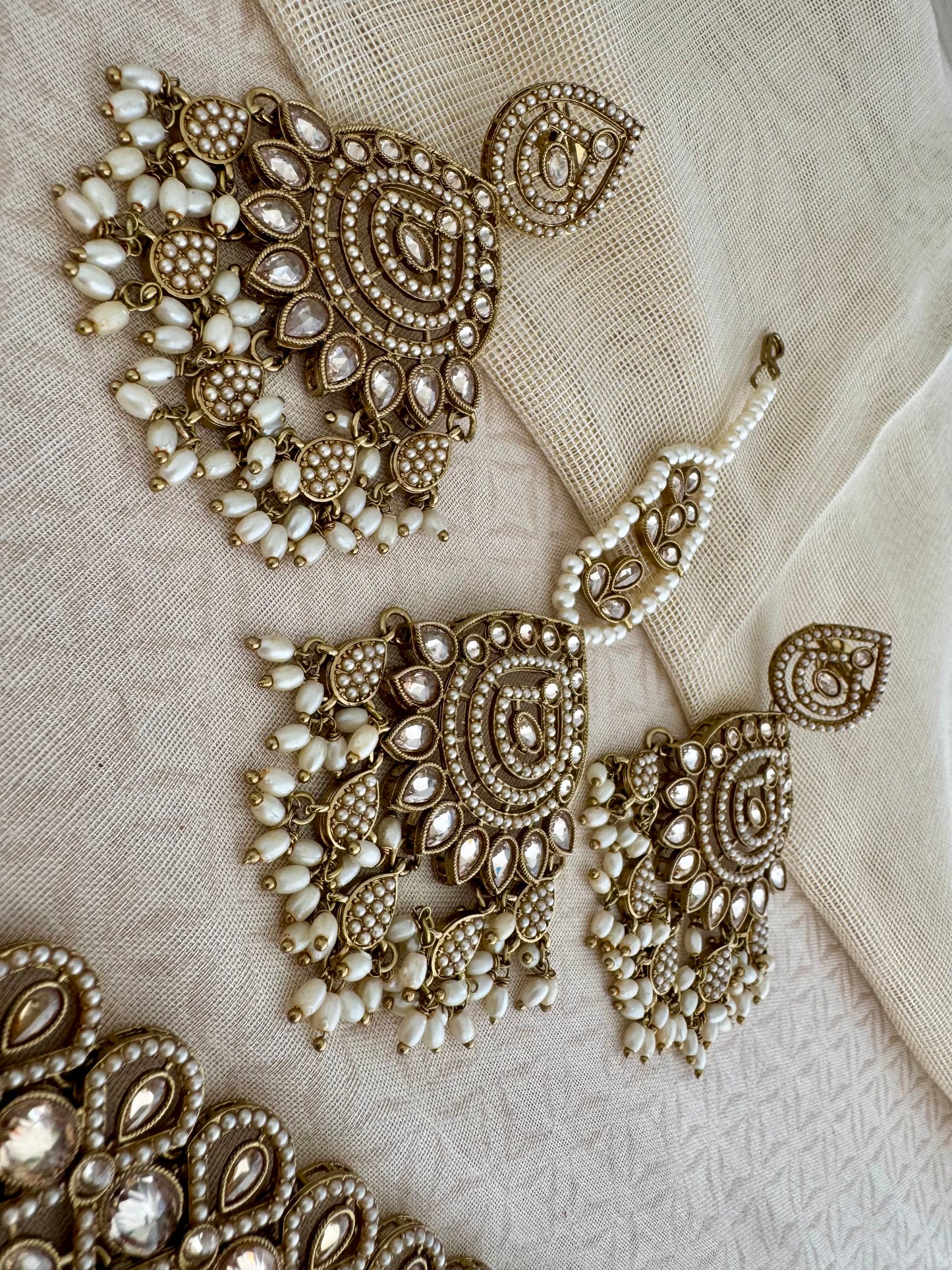 ALISHA BOHO PEARL FRINGE CHOKER SET