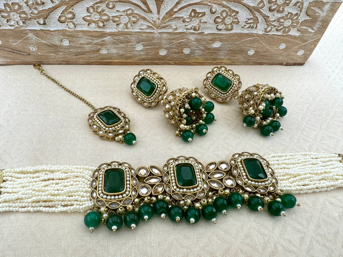 SANYA ANTIQUE GOLD RECTANGULAR CHOKER SET