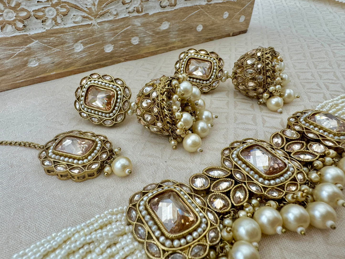 SANYA ANTIQUE GOLD RECTANGULAR CHOKER SET
