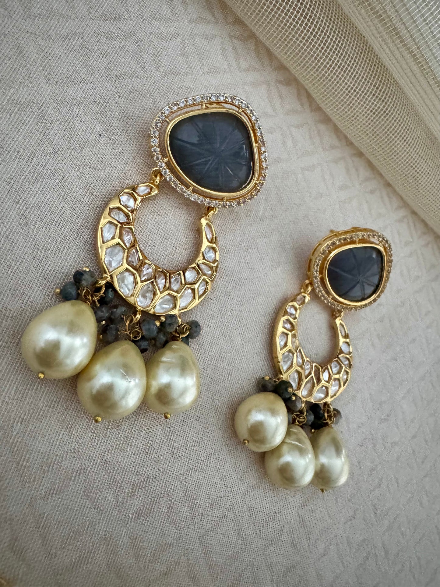 ROSHNI GRAY KUNDAN CZ CHOKER SET