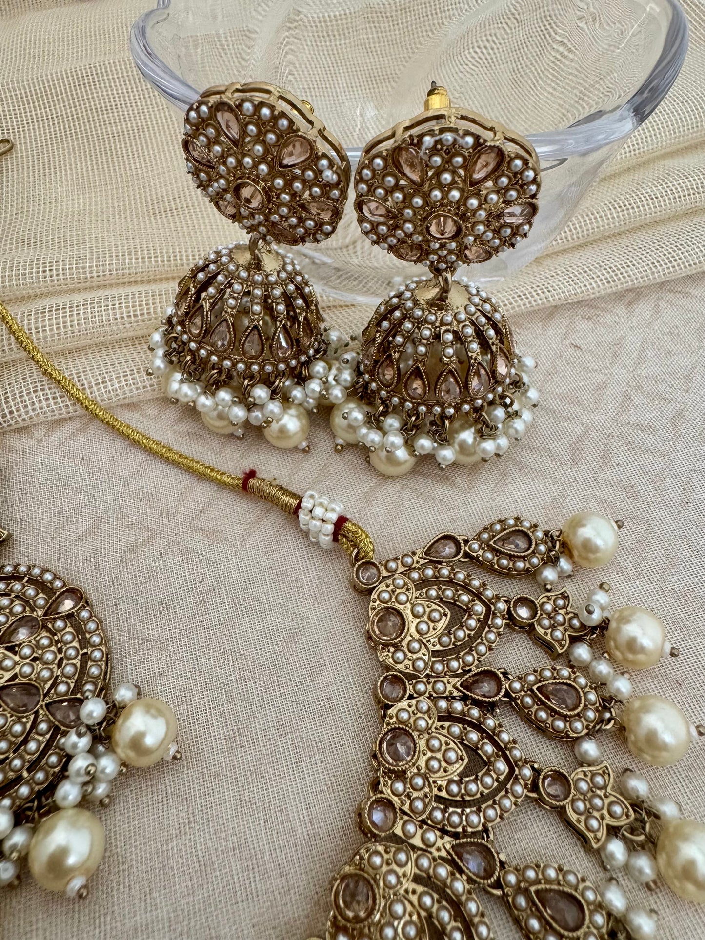 ANVI PEARL NECKLACE SET