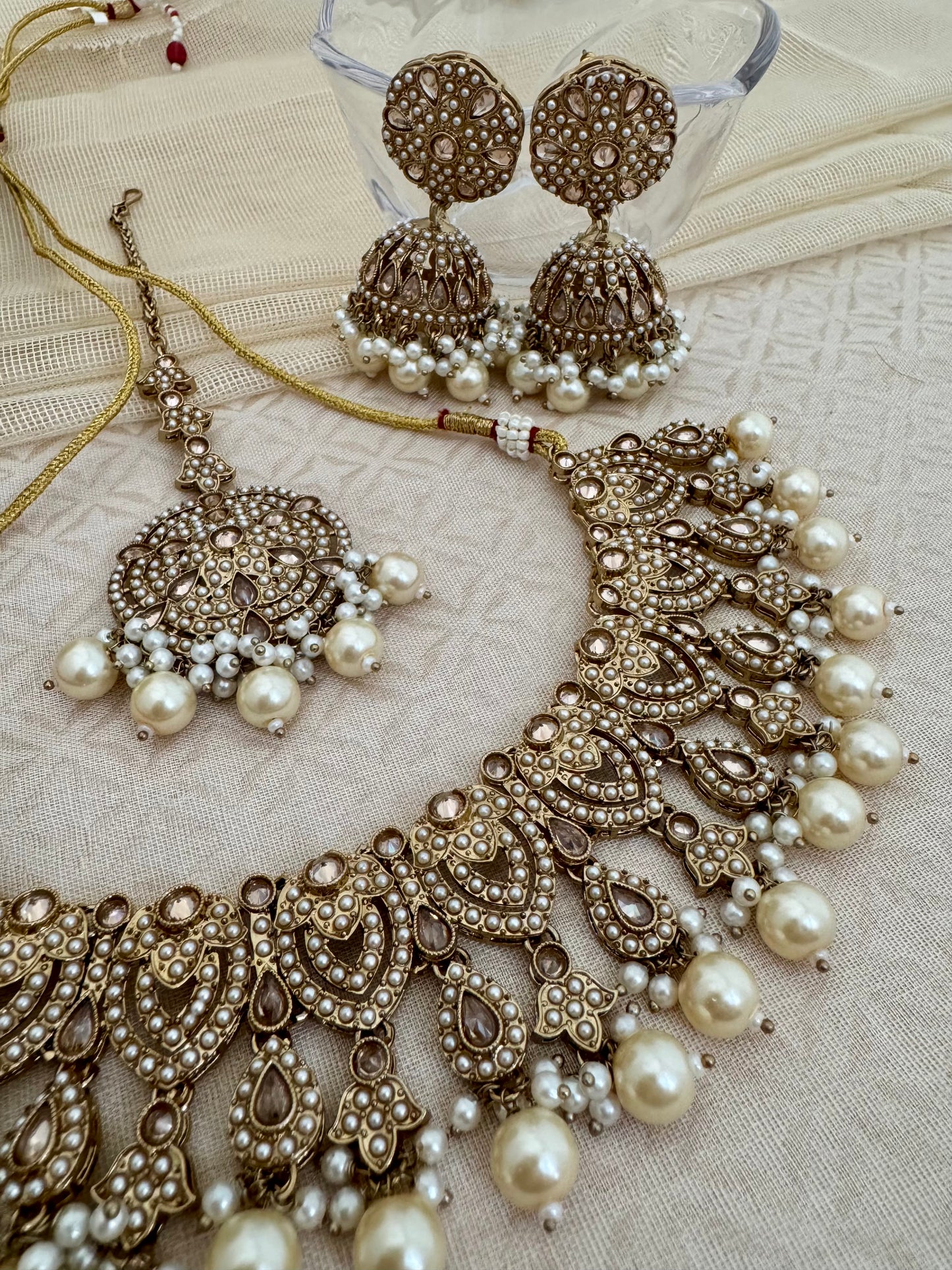 ANVI PEARL NECKLACE SET