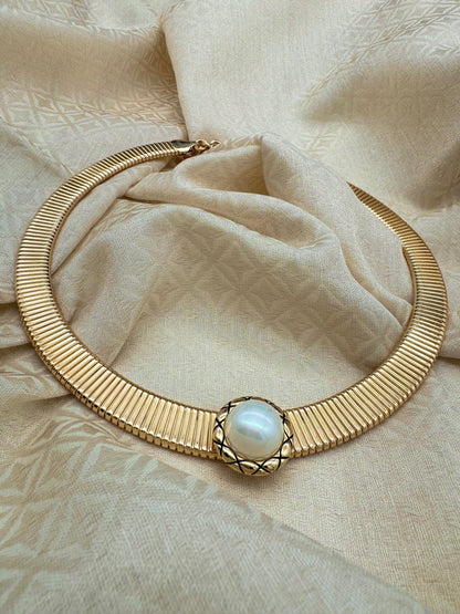 Allaya Magnetic Gold Hasli Necklace with Pearl Magnetic button