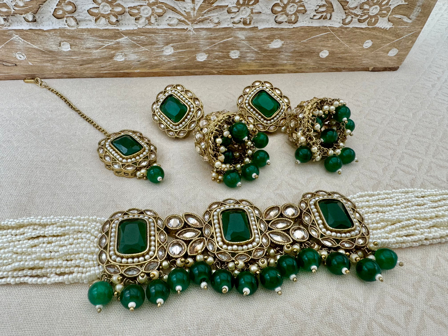 SANYA ANTIQUE GOLD RECTANGULAR CHOKER SET