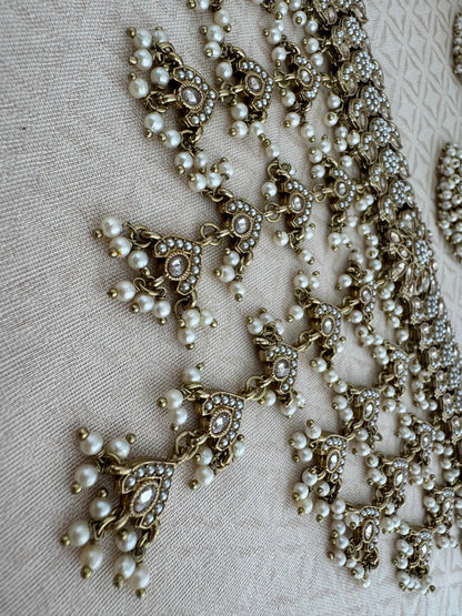 ZEESHA BOHO PEARL FRINGE CHOKER SET