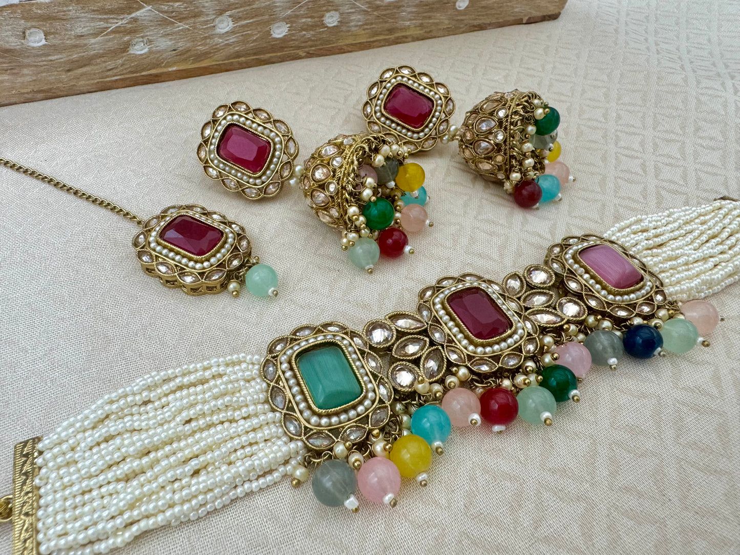 SANYA ANTIQUE GOLD RECTANGULAR CHOKER SET