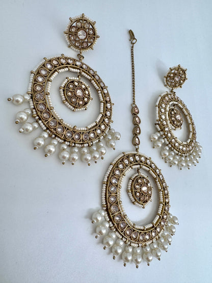 Amber Geometric Earrings Mangtika Set