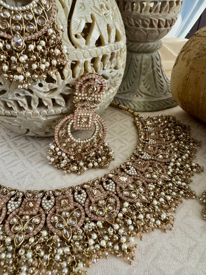 LEAH LIGHT PINK NECKLACE SET