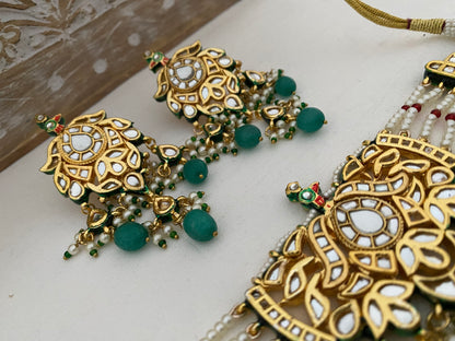AKRITI KUNDAN CHOKER SET