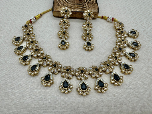 RIMAYA BLACK NECKLACE SET