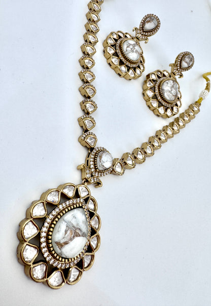 Devika White Agate Pendant Necklace Set