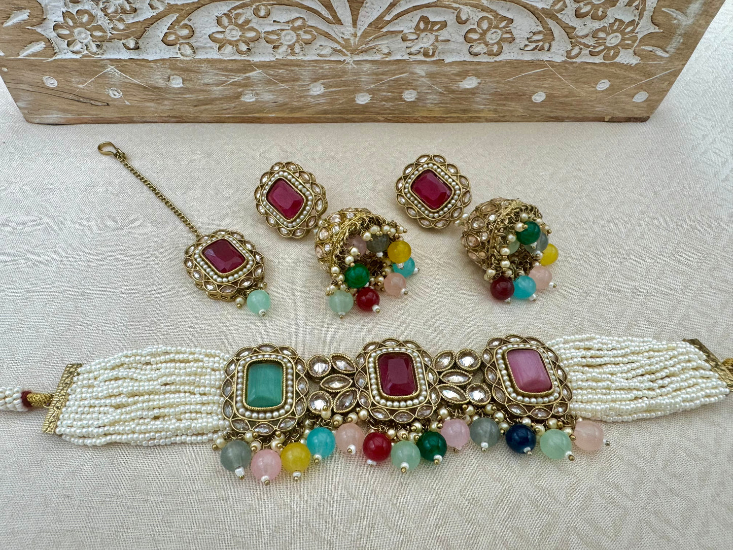 SANYA ANTIQUE GOLD RECTANGULAR CHOKER SET