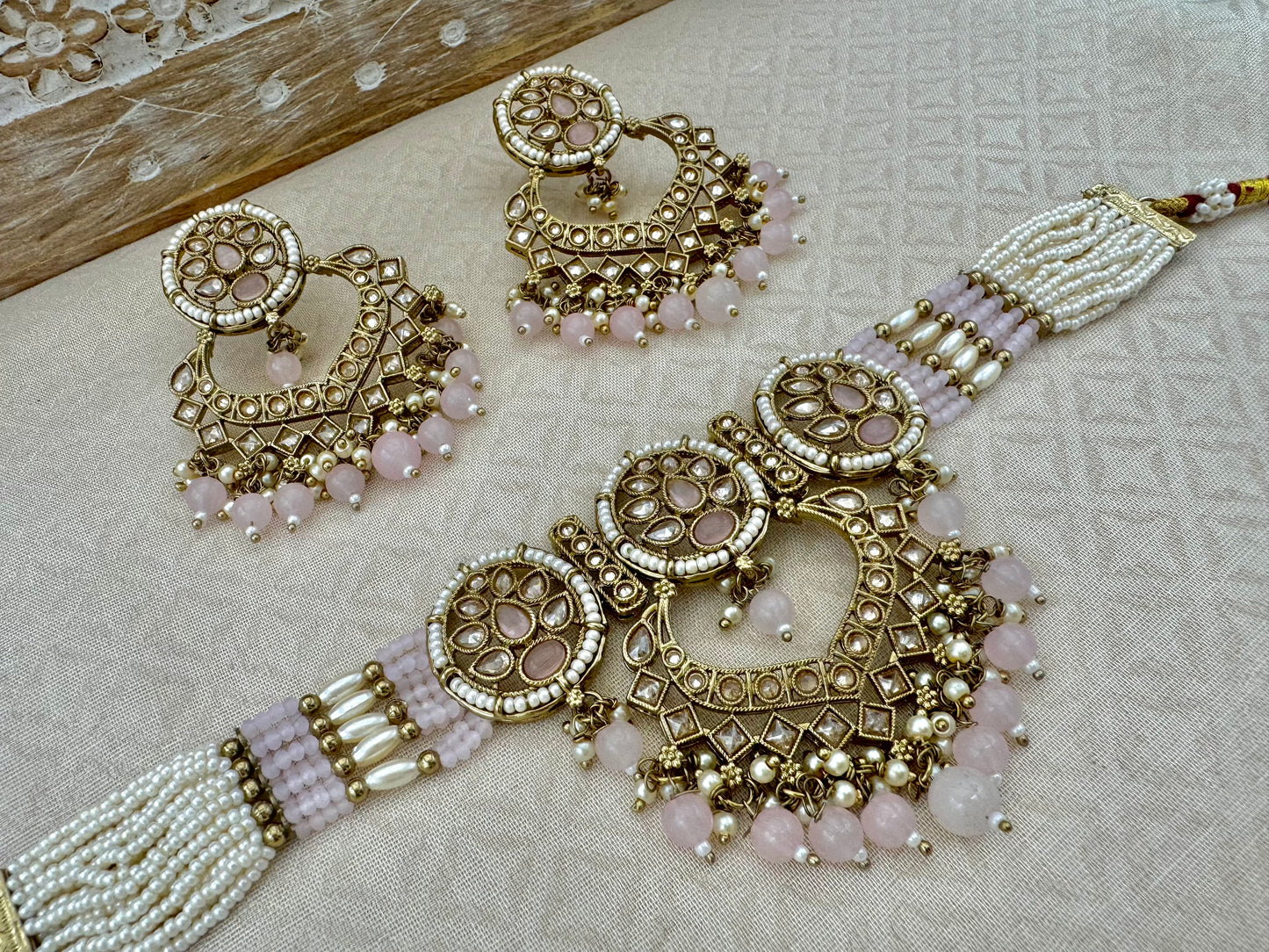 SAMIRA ANTIQUE GOLD CHOKER SET